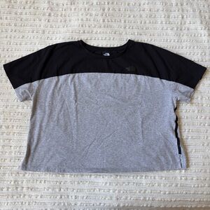 The North Face Black and Gray Colorblock Cropped T-Shirt Size Women’s XL
